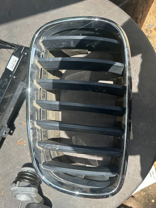 07-14 BMW X5 X6 OEM HOOD CHROME & BLACK GRILLE - LH DRIVER SIDE