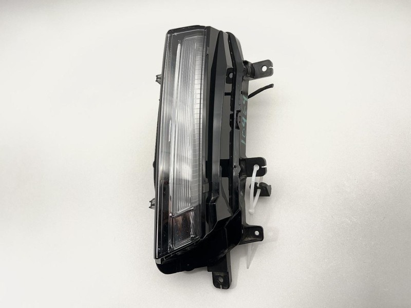 202020-2022 CADILLAC CT5 LEFT DAYTIME LIGHT IN BUMPER 2.0L AT RWD 22K 48179