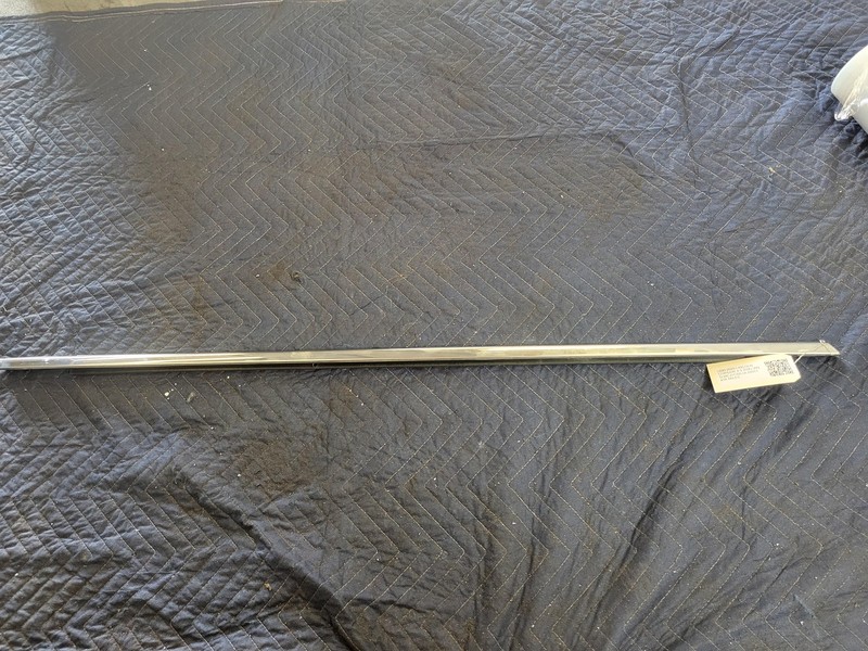 Used Oem Lincoln Right Front Door Exterior Belt Molding 2020-2025 Corsair