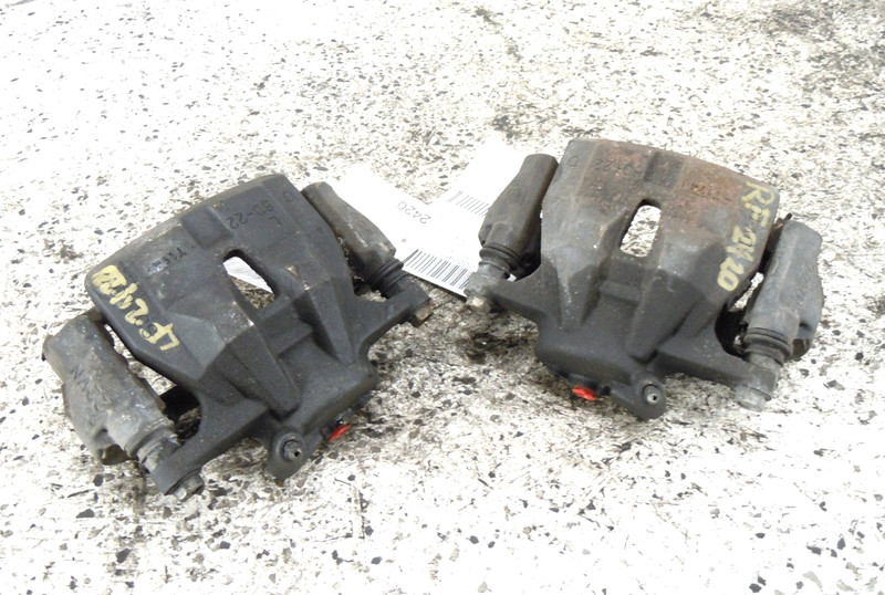 09-19 Toyota Corolla Front Brake Caliper Pair Driver Left Passenger Right OEM