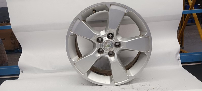 13-'15 CHEVROLET CAPTIVA SPORT Wheel 18x7 OEM Garde B Condition!