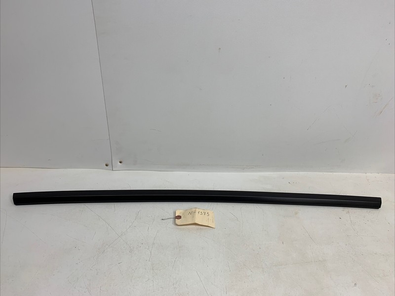 2017-2020 OEM TESLA Model 3 Window Weatherstip Trim 1080745 1575 U8