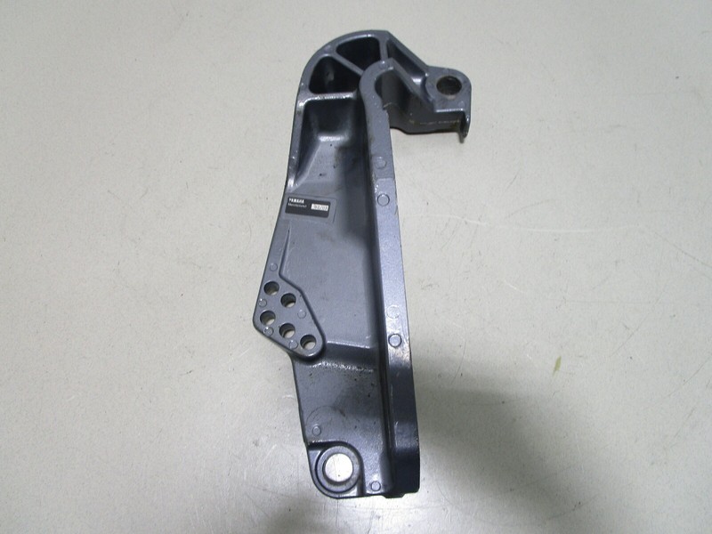 67F-43112-00-4D Yamaha Outboard 90 HP 4 STK Starboard Transom Stern Bracket