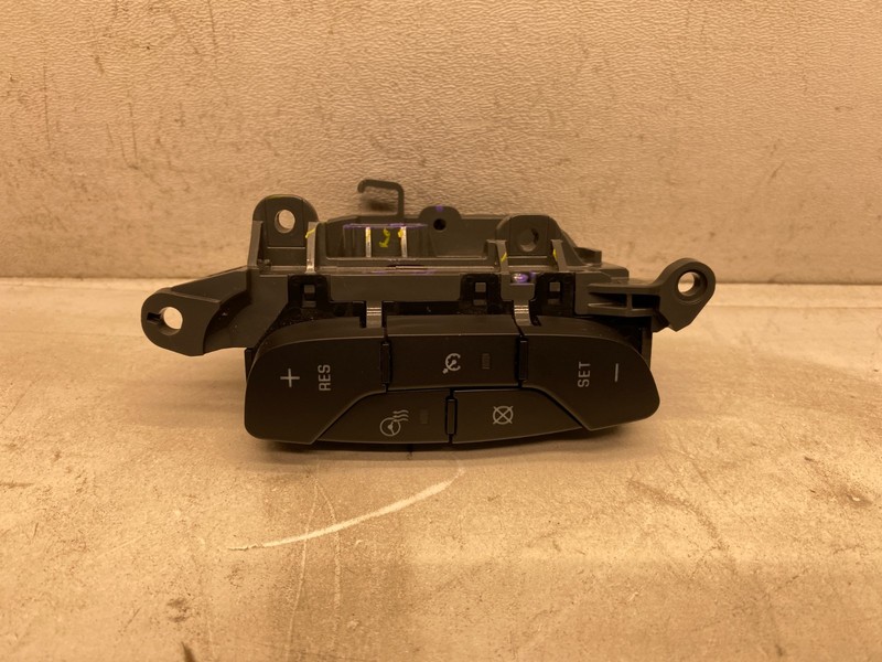 2013-2017 BUICK ENCLAVE LEFT SIDE STEERING WHEEL CRUISE CONTROL SWITCH HEATED