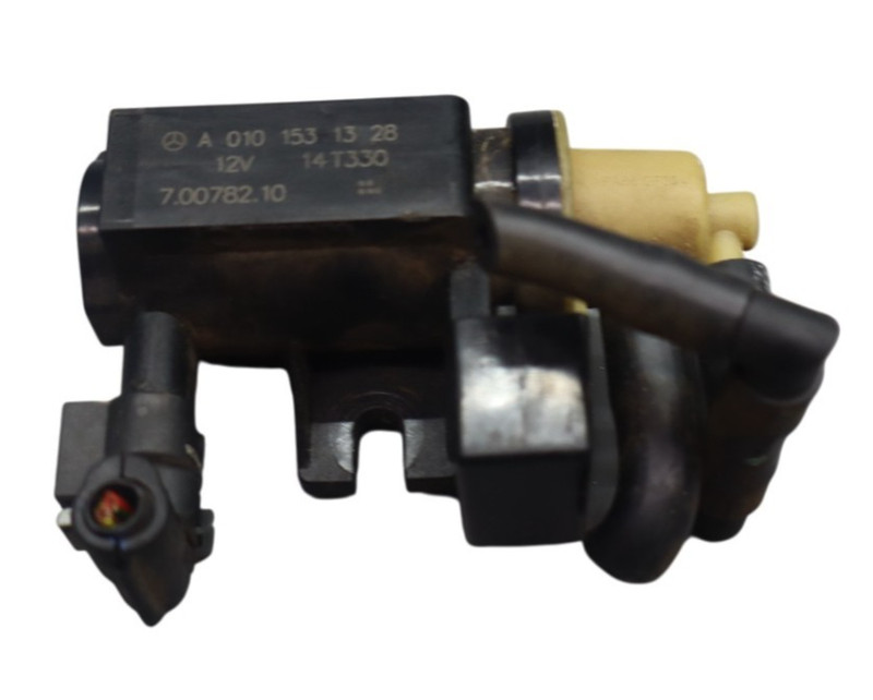 15-18 Mercedes W117 CLA250 C300 Boost Solenoid Control Valve 0101531328 OEM
