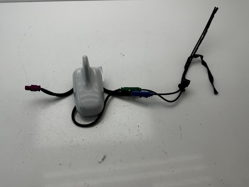2009-2017 AUDI Q5 Exterior Roof Top Shark Fin Satellite Radio Receiver 8R0035503