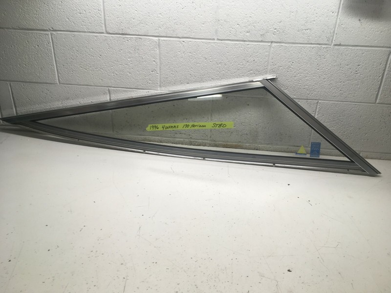 Z7 1996 Four Winns 170 Horizon Boat Windshield Driver Starboard Right