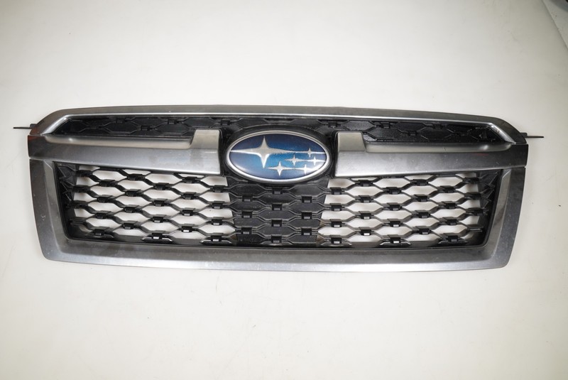 2013 - 2014 SUBARU LEGACY SEDAN CHROME UPPER GRILLE GRILL OEM 91121aj13