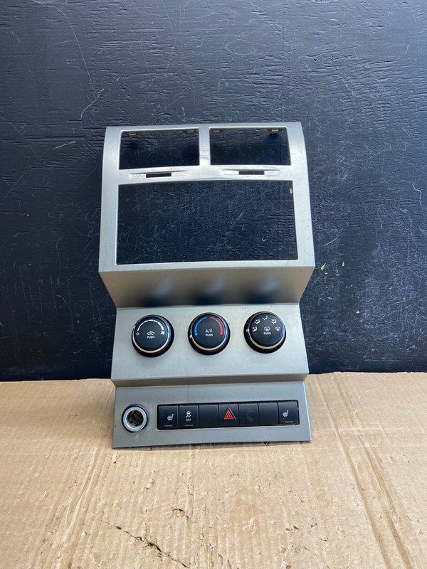 2007 to 2012 Dodge Nitro Dash Climate Temperature Control Radio Bezel AE1912 DG