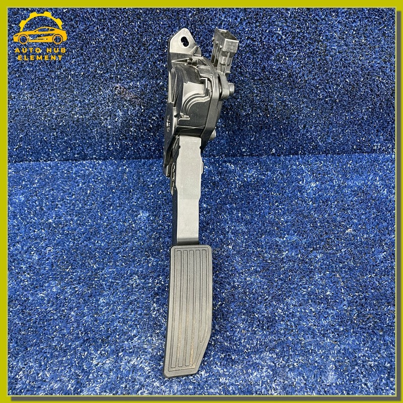 2015-2020 GMC Canyon Accelerator Gas Pedal Assembly With Sensor OEM 23214199