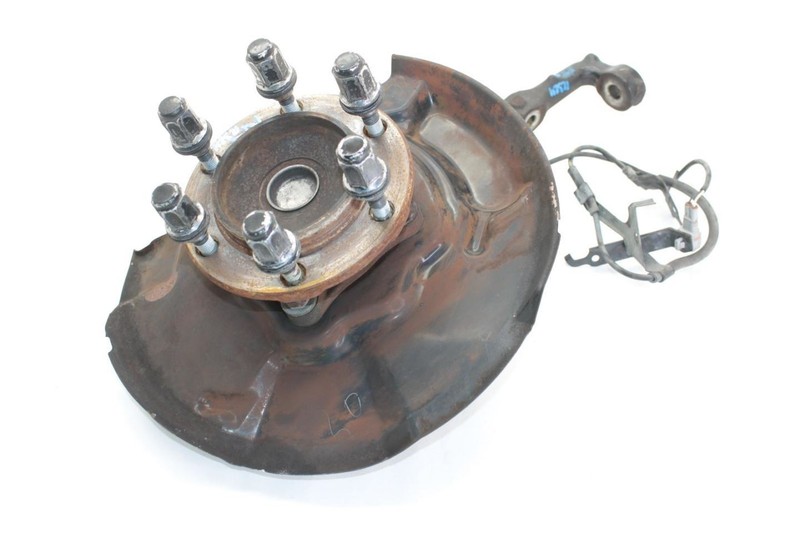 07-14 Toyota FJ Cruiser 4.0L RWD Passenger Right Front Spindle Assembly