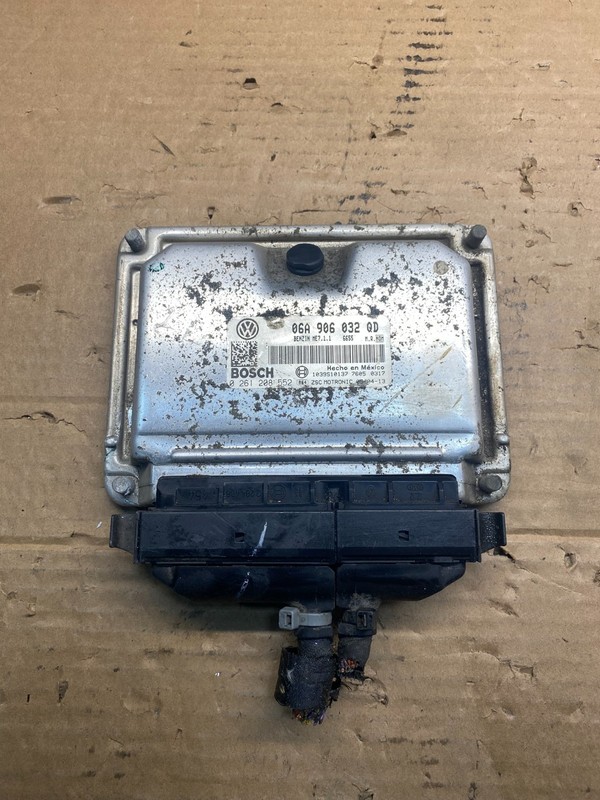 2004 2005 2006Volkswagen Golf Engine Computer Ecu Ecm 06A906032 ad9364 DG