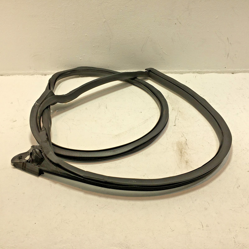 2018-2024 AUDI S5 A5 SPORTBACK FRONT DRIVER BODY DOORWAY WEATHERSTRIP SEAL OEM
