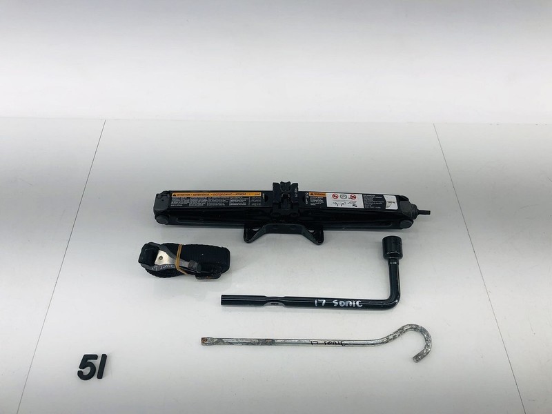 12-20 CHEVROLET SONIC 1.8L L4 GAS ENGINE MOTOR SPARE EMERGENCY JACK TOOL OEM