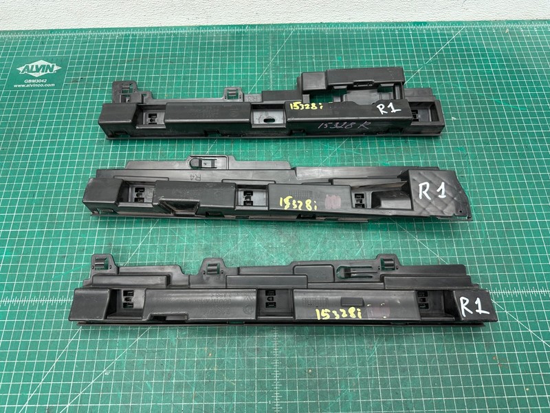 12-18 BMW F30 F31 Sedan RIGHT ROCKER PANEL MOLDING SUPPORT BRACKET SET OEM
