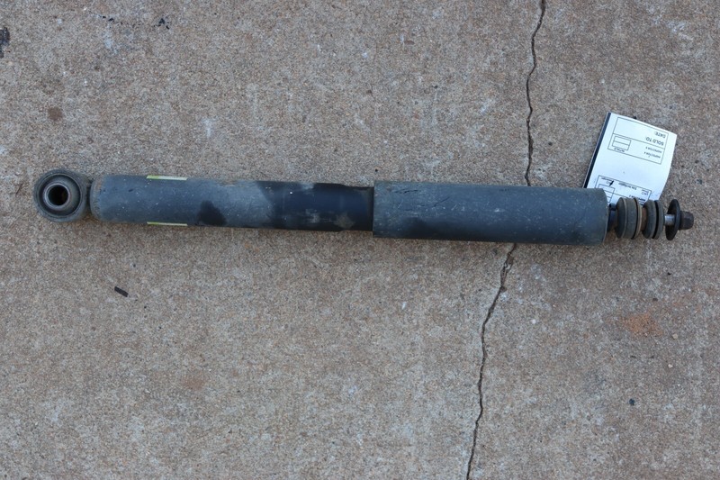 2007-2014 TOYOTA FJ CRUISER 4X2 REAR LEFT SIDE SHOCK STRUT ABSORBER OEM