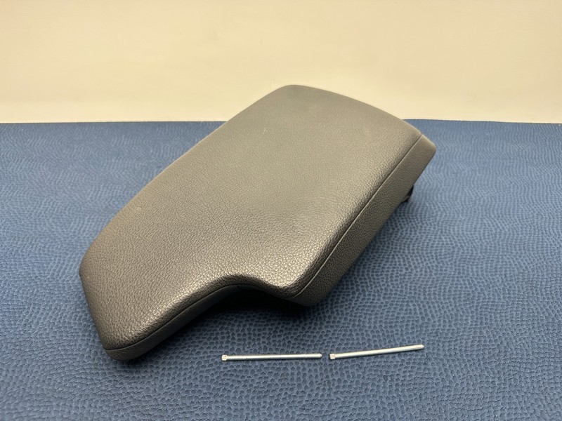 BMW F30 F32 F33 F34 F36 335i Front Center Armrest Tray Console Leather Black OEM