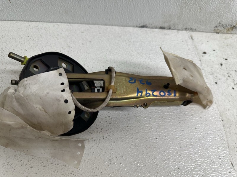 1996-2000 Honda EX Coupe Fuel Pump w Sending Unit & Bracket