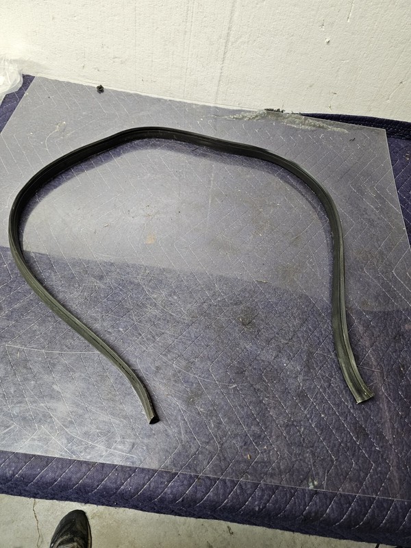 2005Front Windshield Cowl Wiper Cover Panel Seal Mercedes Benz C230