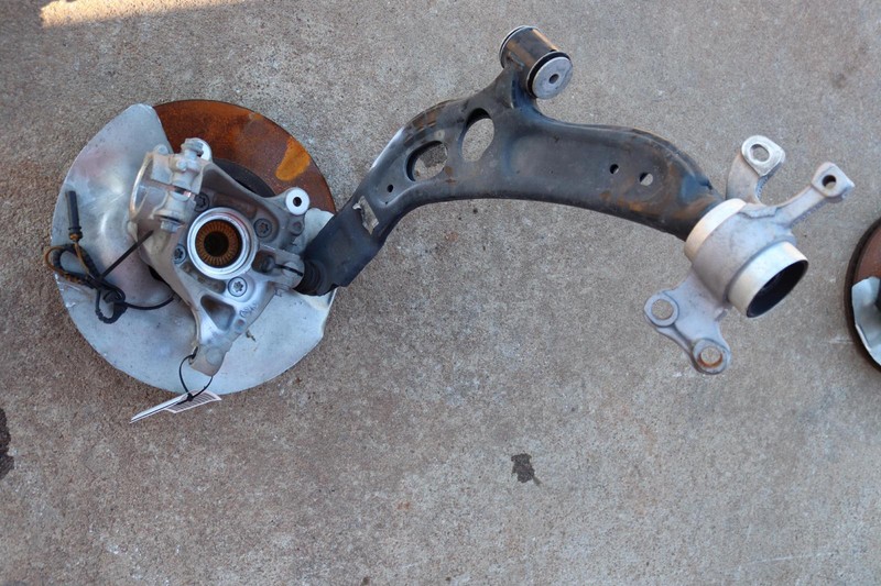 2020-2021 BMW M235I XDRIVE F44 FRONT LEFT SPINDLE KNUCKLE WHEEL BEARING HUB OEM