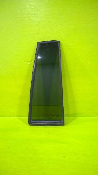 97-04 MONTERO SPORT PASSENGER RIGHT REAR VENT GLASS OEM 3042-46