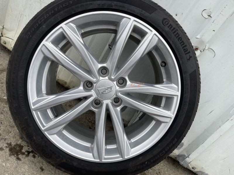 2020-2021 CADILLAC CT4 RIGHT FRONT 17X8 5-DOUBLE SPOKE WHEEL A-COND 8K 43601