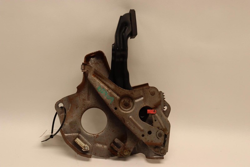 2013-2018 DODGE RAM 1500 2500 3500 EMERGENCY PARKING BRAKE PEDAL LEVER OEM