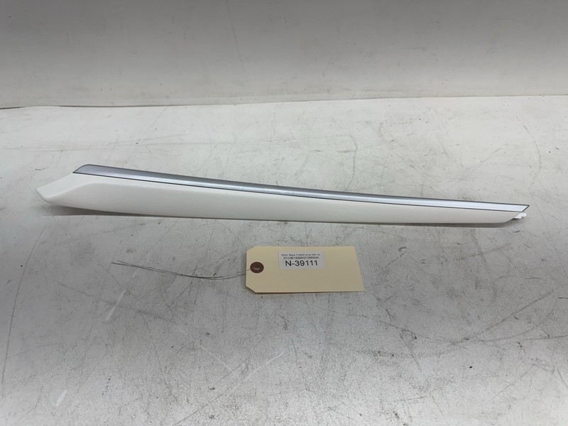 2021-2023 Tesla Model 3 FRONT Left door rim Molding White 1623353-03-B 39111 U8