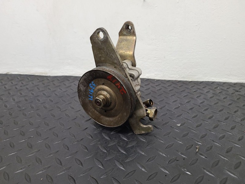 96-02 Nissan Pathfinder Power Steering Pump OEM 49110-0W000