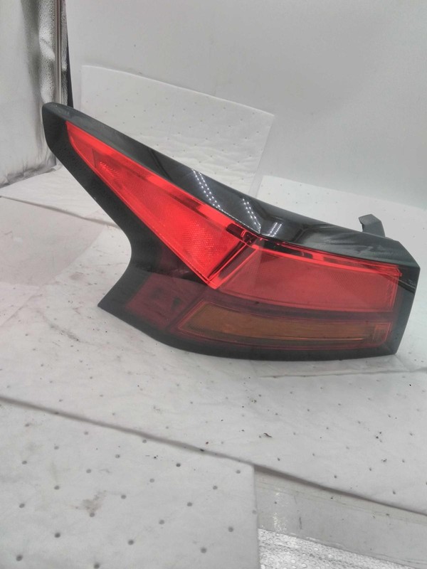 2021 Nissan Altima Left Tail Light Assembly Grey OEM 679148 131K Miles