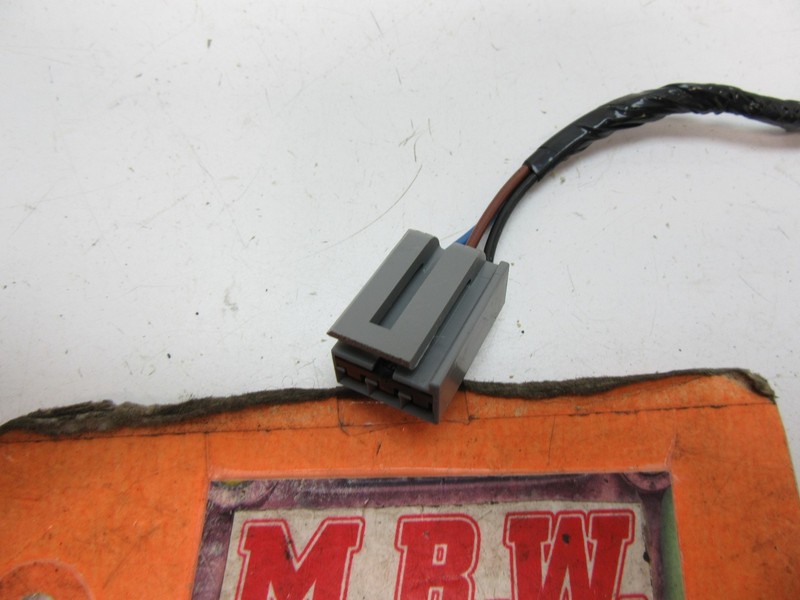 WIRE PLUG CONNECTOR HARNESS PIG TAIL OFF REAR WIPER MOTOR HATCH WINDOW TRIBUTE