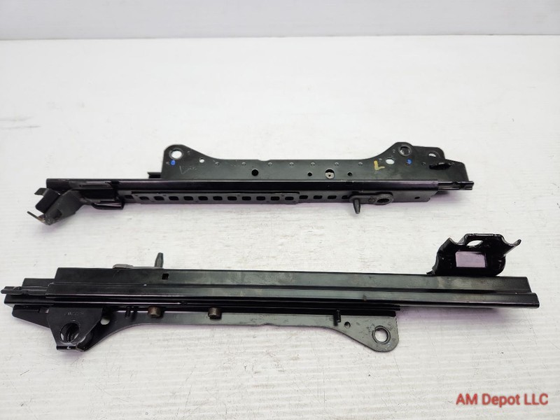 2008 BMW 535i 535xi 528xi 528i E60 Left Seat Rail Track Set 52107075939