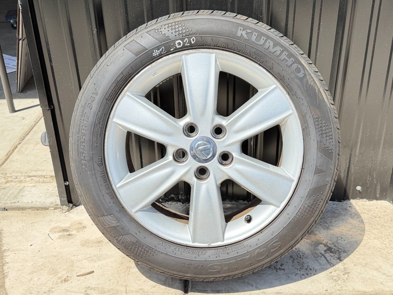 2004-2006 Lexus ES330 WHEEL W/ TIRE KUMHO 215/55R17 8/32" #020 #2