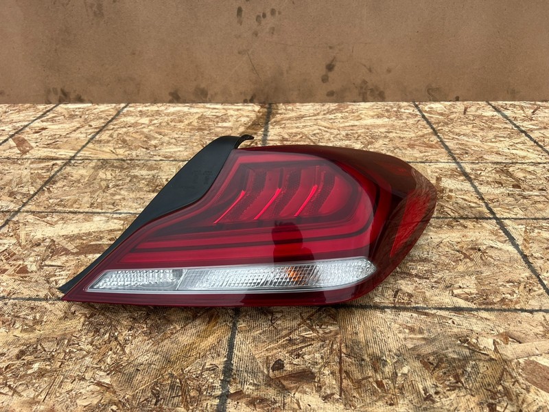 GENESIS G70 2019-2021 OEM RIGHT PASSENGER OUTER TAIL LIGHT LAMP ASSEMBLY