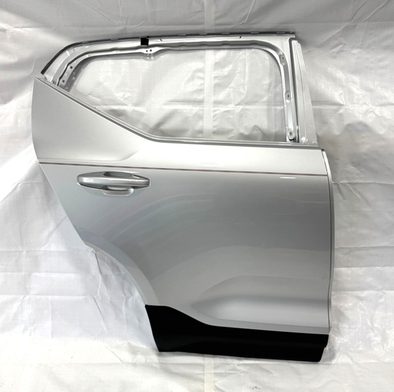 📌 2019-2025 VOLVO XC40 DOOR SHELL REAR RIGHT SIDE 32399015 OEM (Repainted!)