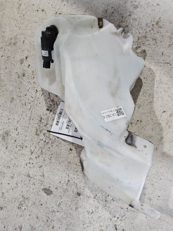 Wash Reservoir Fits 15-17 FORD F150 PICKUP 3465566