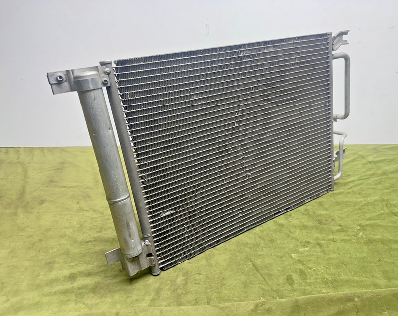 6-10 Saturn Sky Pontiac Solstice A/C Air Conditioning Radiator Fan Condenser OEM