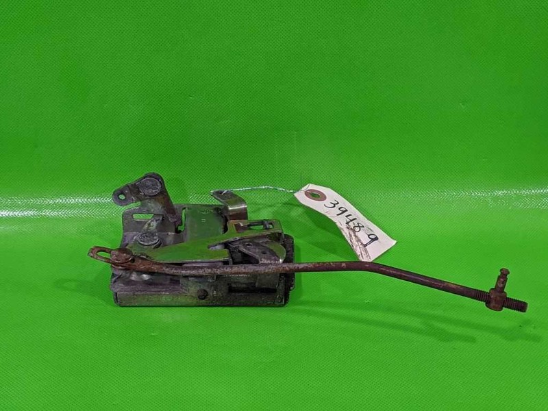 83-86 MIGHTY MAX PICKUP D50 PASSENGER RIGHT FRONT DOOR LOCK LATCH OEM 3948-9