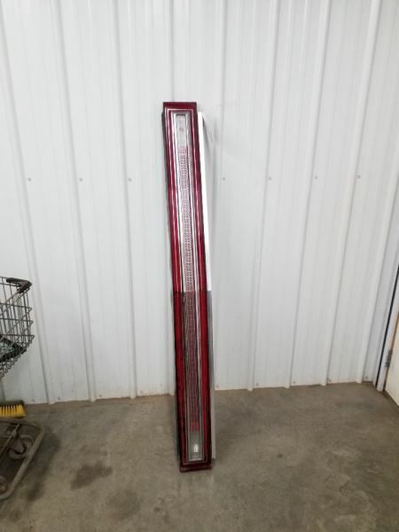 LINCOLN 1977 Tail Light 243239