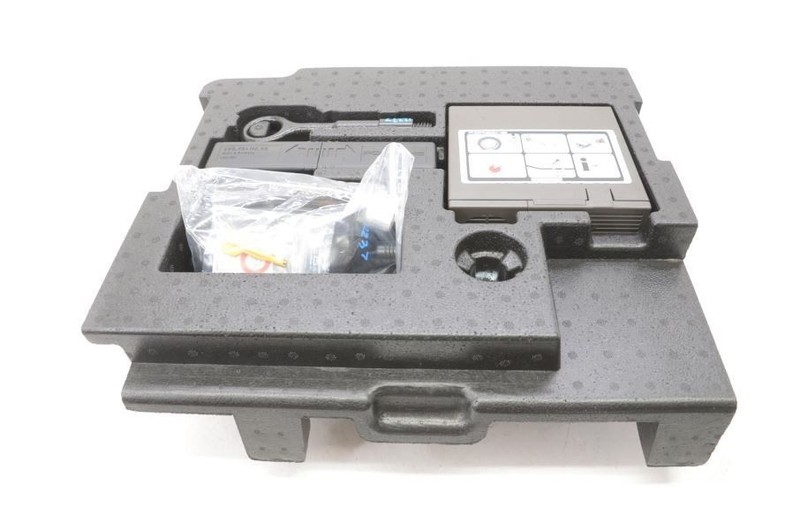 2010-2016 Porsche Panamera 970 4.8L Complete Jack and Tool Kit with Air Pump