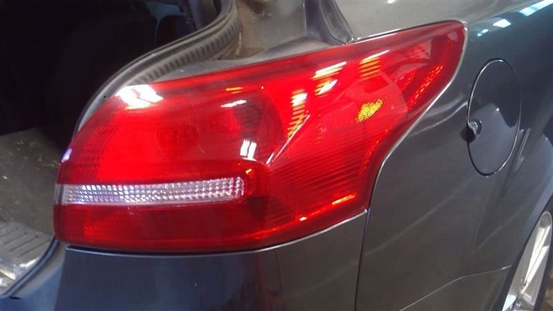 Passenger Tail Light Sedan Outer Quarter Panel Mounted Fits 15-18 FOCUS 3381780