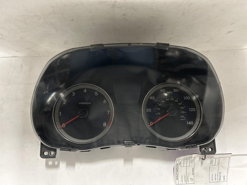 2013 HYUNDAI ACCENT Speedometer cluster 940011R010 57k miles OEM 13