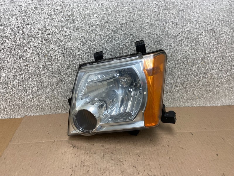 2005 - 2015 Nissan Xterra Driver Left LH Side Headlight Z4070 DW