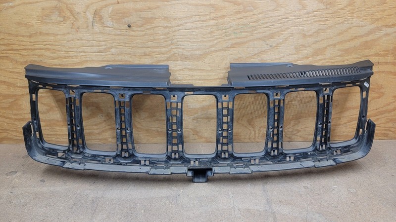 2017-2021 Jeep Grand Cherokee Front Grille Upper Radiator Cover GENUINE OEM