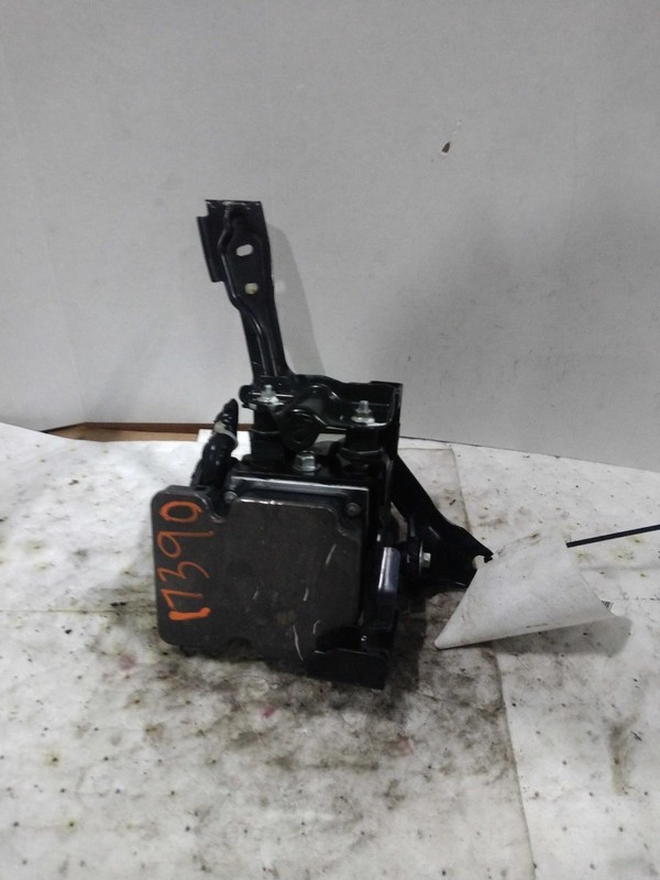 2017 Subaru Forester ABS Pump & Motor Assembly OEM 27596SG250 59K Miles