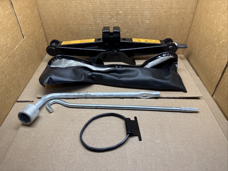 2013-2017 Nissan Juke Spare Tire Tools Jack Kit Assembly OEM 995501KA1A