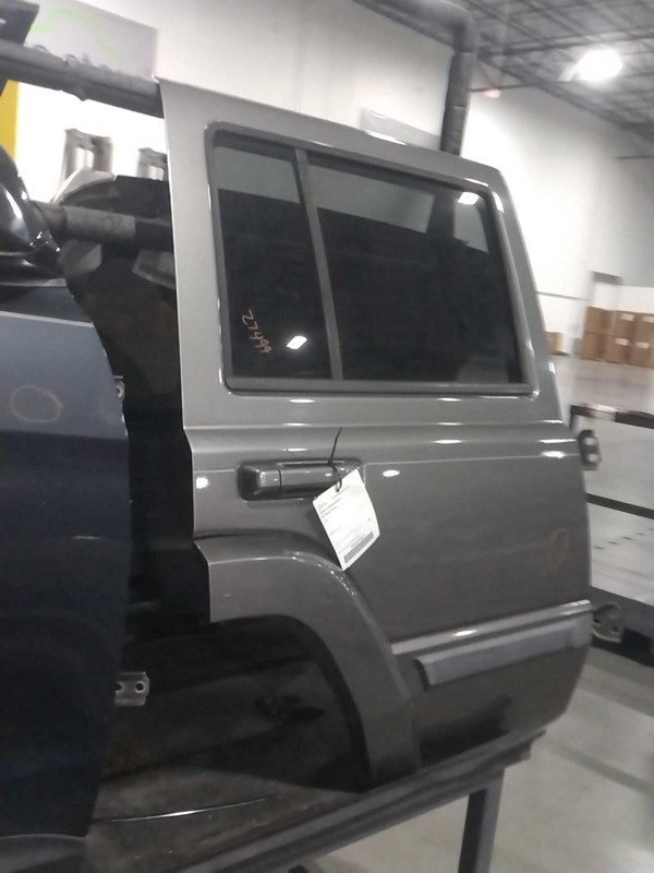 2008 Jeep Commander Rear Right Door Grey Used OEM 499373 170K Mileage