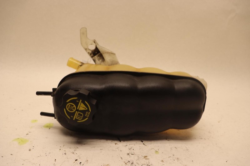 2015-2020 CADILLAC ESCALADE ENGINE COOLANT OVERFLOW RESERVOIR TANK BOTTLE OEM