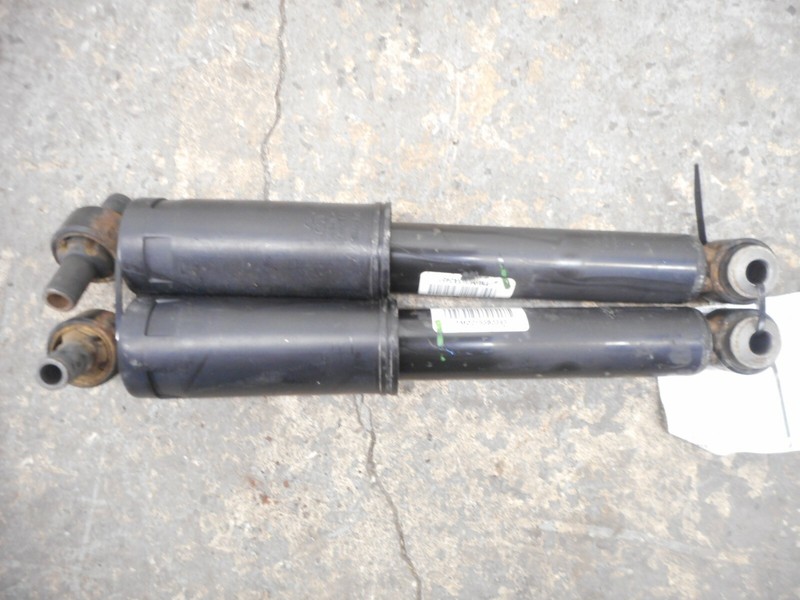 13 GMC Acadia Rear Driver Left Passenger Right Shock Absorber Pair OEM