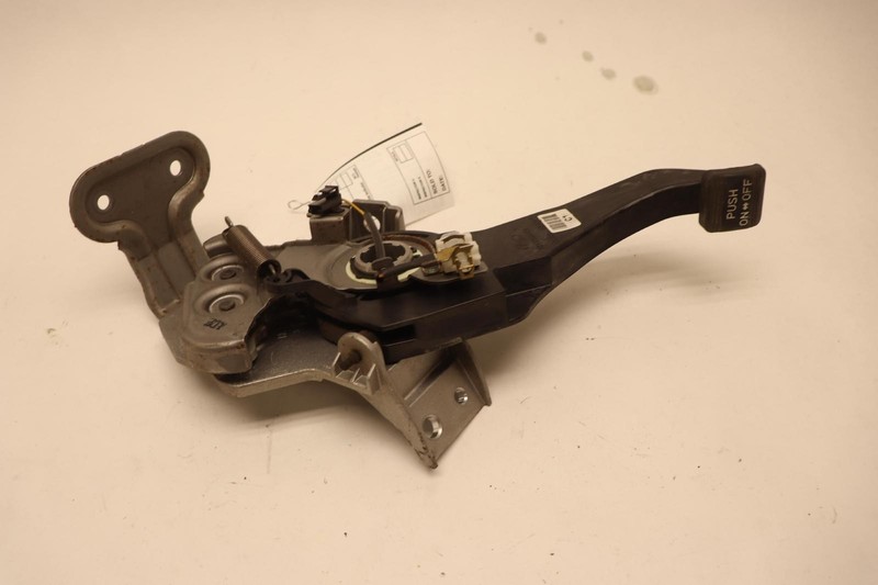 2015-2017 HYUNDAI SONATA EMERGENCY PARKING BRAKE PEDAL LEVER OEM
